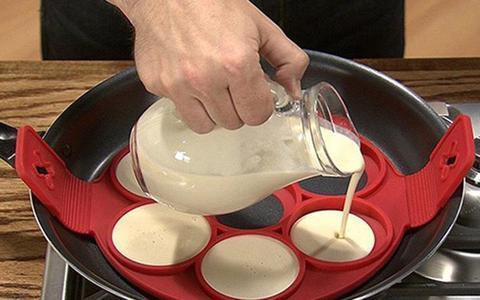 Easy Flippin' Pancake Maker