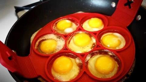 Easy Flippin' Pancake Maker